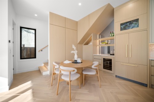 411 19Th Avenue W, Vancouver, BC 