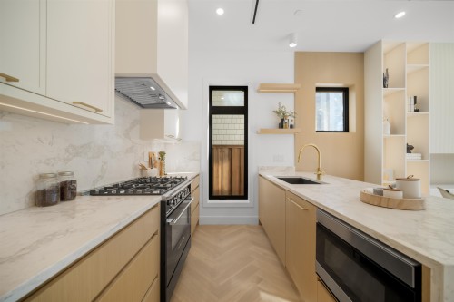 411 19Th Avenue W, Vancouver, BC 