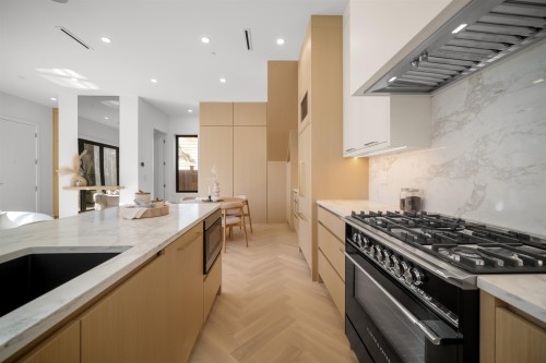 411 19Th Avenue W, Vancouver, BC 