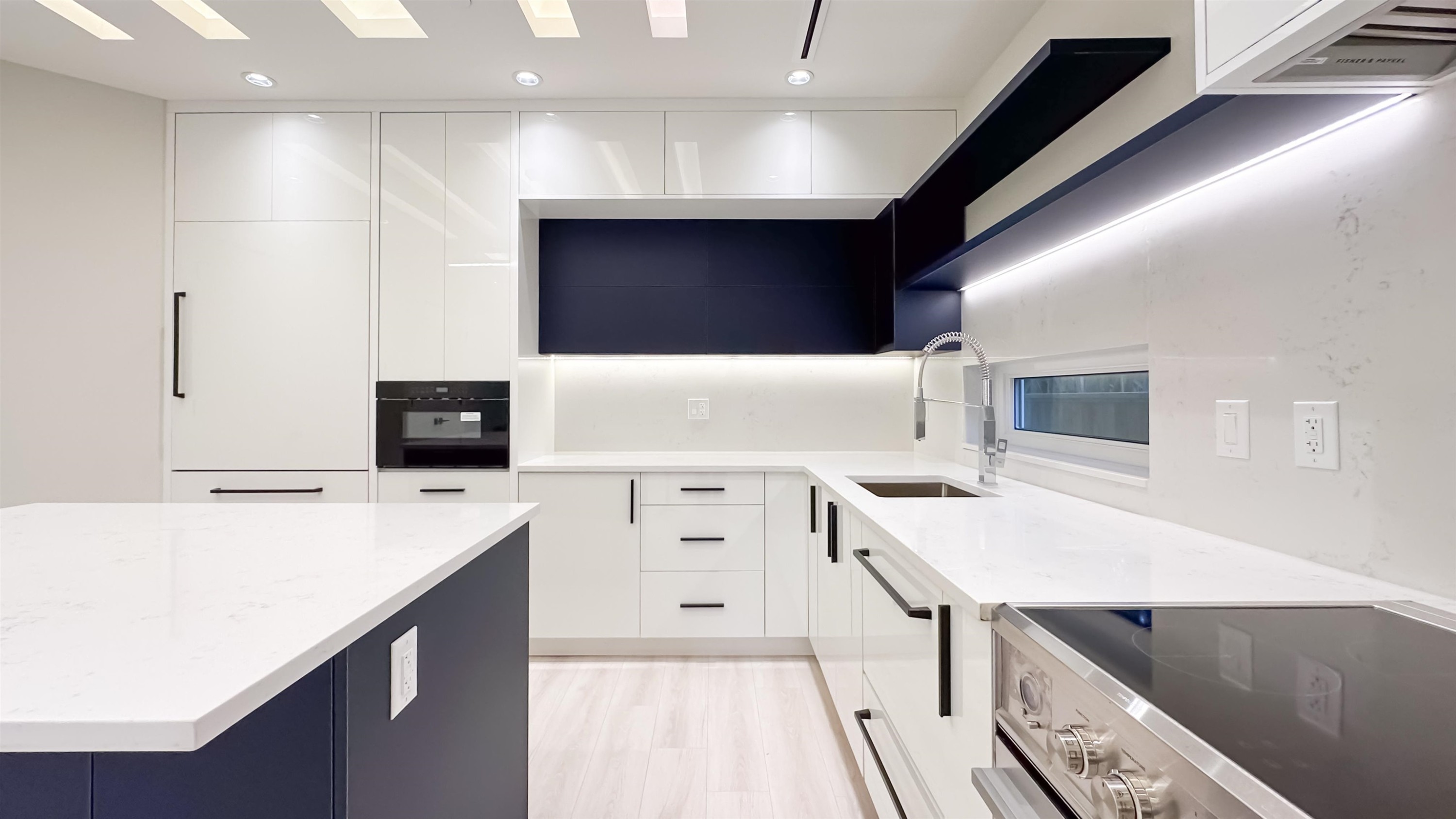 2373 7Th Avenue W, Vancouver, BC