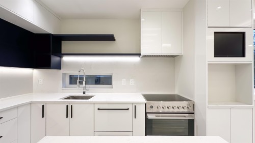 2373 7Th Avenue W, Vancouver, BC 