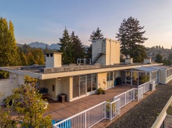 701-1425 Esquimalt Avenue  West Vancouver, BC V7T 1L1