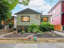 320 32nd Avenue E Vancouver, BC V5V 2Y4
