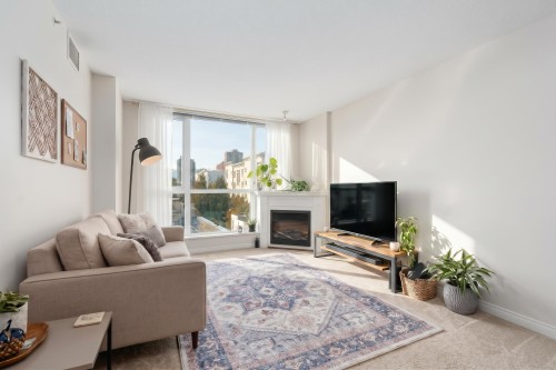607-188 Esplanade E North Vancouver, BC V7L 4Y1