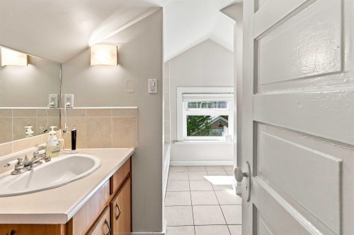 2764 Dundas Street, Vancouver, BC 