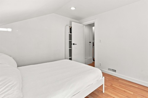 2764 Dundas Street, Vancouver, BC 