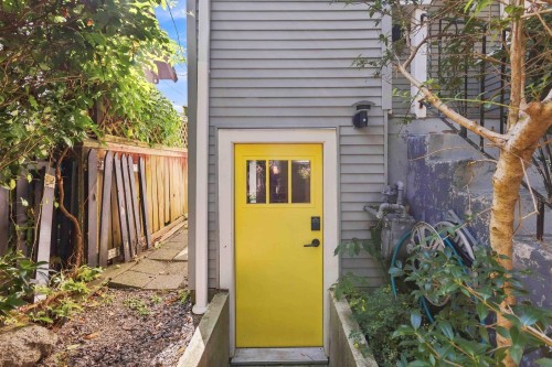 2764 Dundas Street, Vancouver, BC 