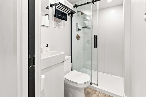 2764 Dundas Street, Vancouver, BC 
