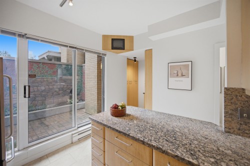 1182 Richards Street, Vancouver, BC 