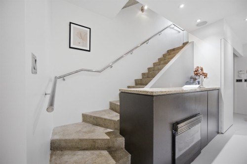 1182 Richards Street, Vancouver, BC 