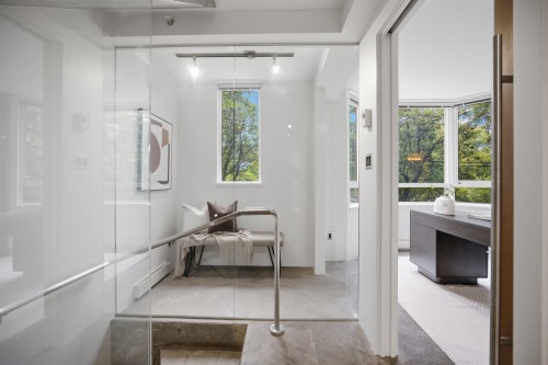 1182 Richards Street, Vancouver, BC 