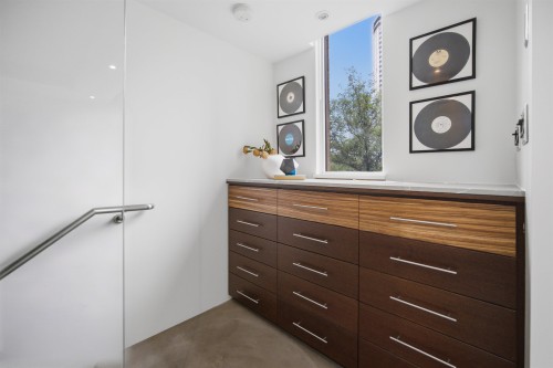 1182 Richards Street, Vancouver, BC 