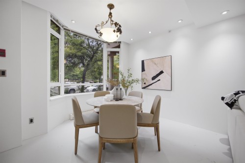 1182 Richards Street, Vancouver, BC 