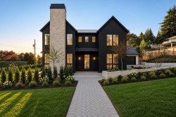 1709 Ottawa Avenue  West Vancouver, BC V7V 2S3