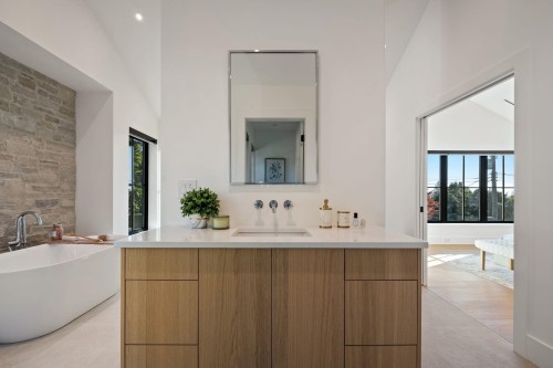 1709 Ottawa Avenue, West Vancouver, BC 