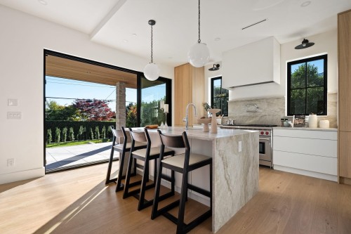 1709 Ottawa Avenue, West Vancouver, BC 