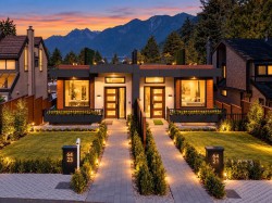 6423 Argyle Avenue  West Vancouver, BC V7W 2E8