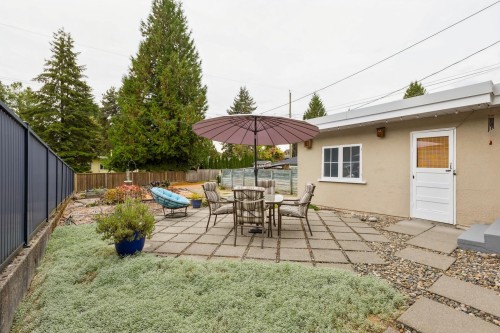 331 24Th Street E, North Vancouver, BC 