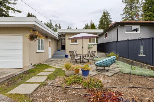 331 24Th Street E, North Vancouver, BC 