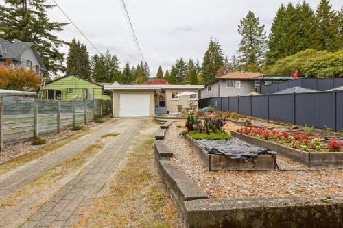 331 24Th Street E, North Vancouver, BC 