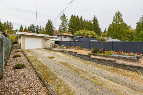 331 24Th Street E, North Vancouver, BC 