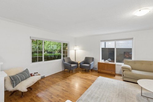 331 24Th Street E, North Vancouver, BC 