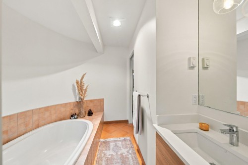 2240 York Avenue, Vancouver, BC 