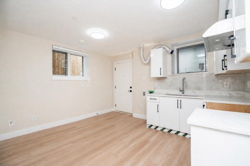 2828 Cheyenne Avenue, Vancouver, BC 
