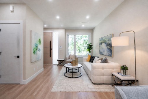2828 Cheyenne Avenue, Vancouver, BC 