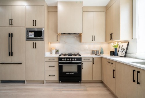 2828 Cheyenne Avenue, Vancouver, BC 