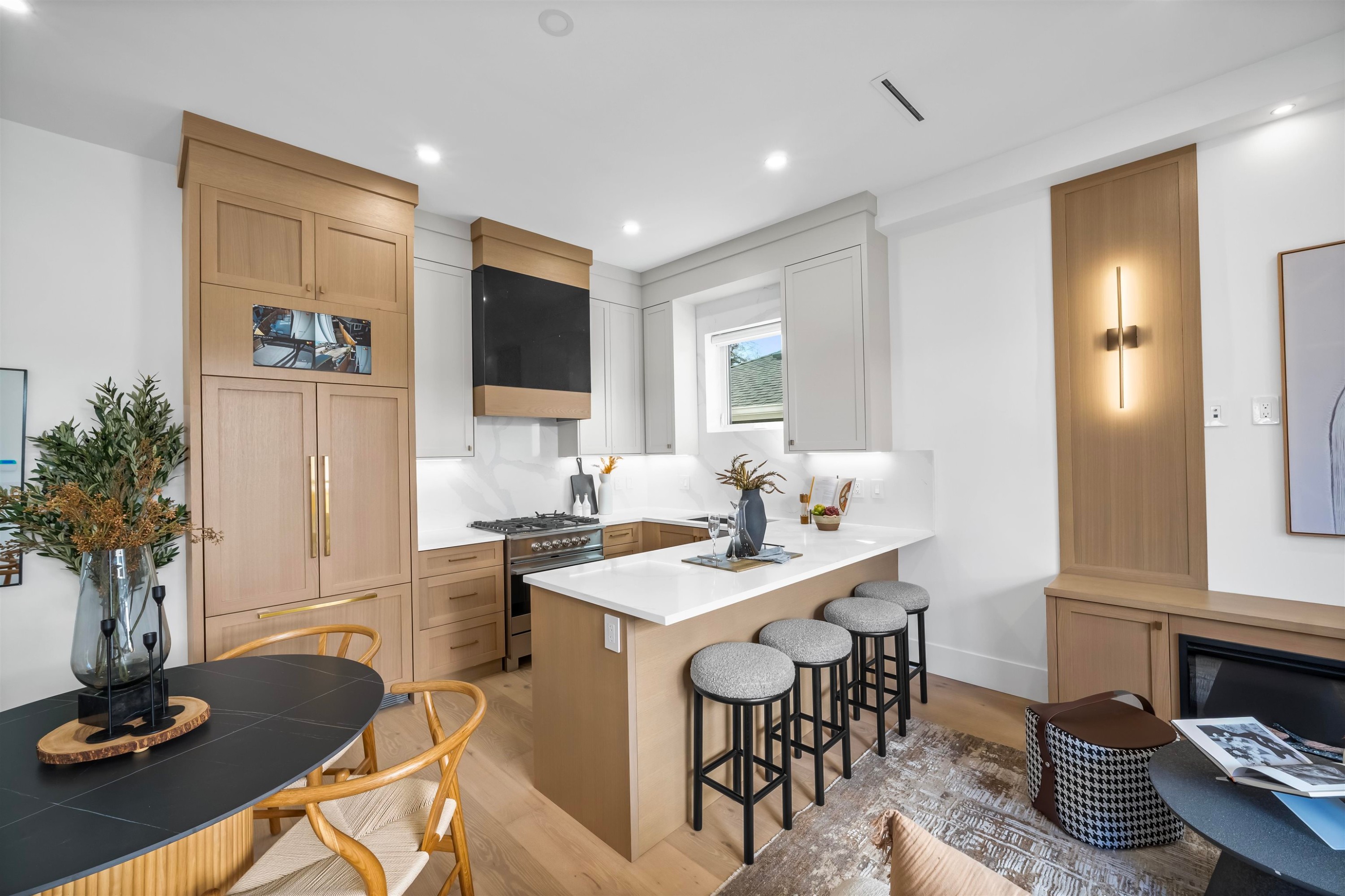 2712 Kitchener Street, Vancouver, BC