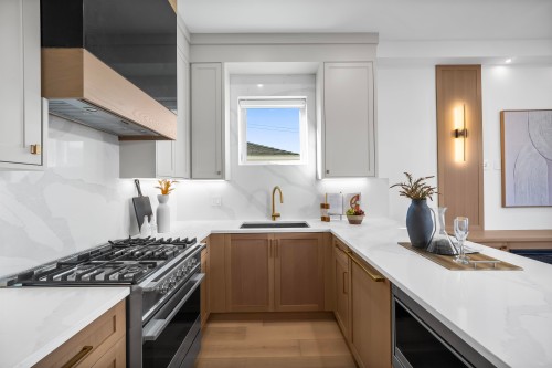 2712 Kitchener Street, Vancouver, BC 