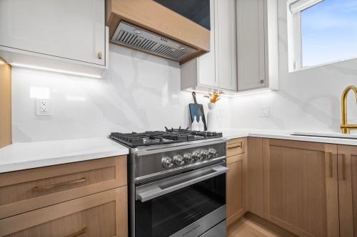 2712 Kitchener Street, Vancouver, BC 