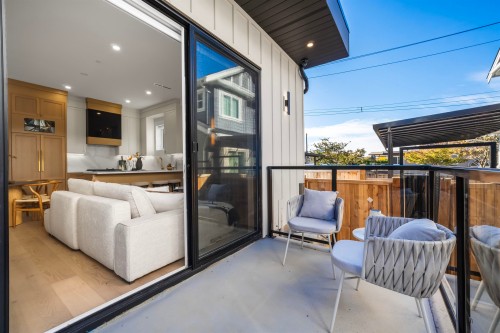 2712 Kitchener Street, Vancouver, BC 