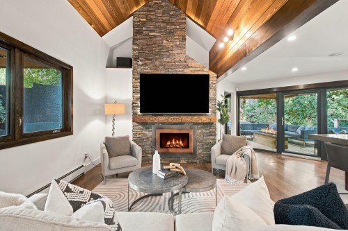 1383 Charter Hill Drive, Coquitlam, BC 