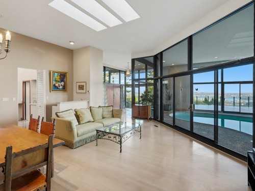 1439 Sandhurst Place, West Vancouver, BC 