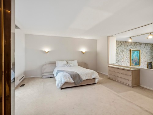 1439 Sandhurst Place, West Vancouver, BC 