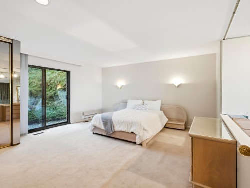 1439 Sandhurst Place, West Vancouver, BC 
