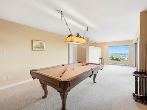 1439 Sandhurst Place, West Vancouver, BC 
