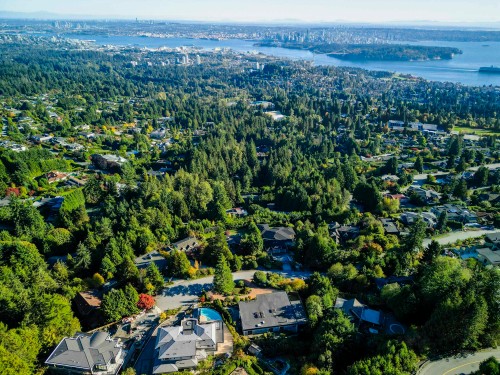 1439 Sandhurst Place, West Vancouver, BC 