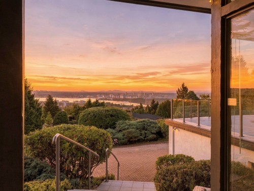 1439 Sandhurst Place, West Vancouver, BC 