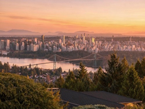 1439 Sandhurst Place, West Vancouver, BC 