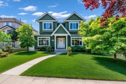 2246 22nd Avenue W Vancouver, BC V6L 1L7