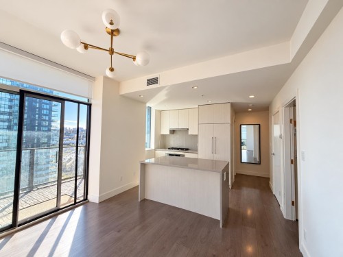 1103-4465 Juneau Street  Burnaby, BC V5C 0L8