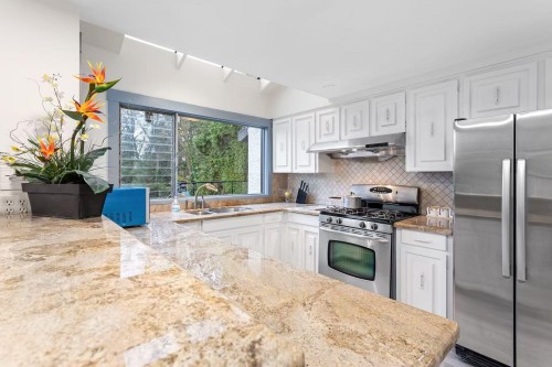1052 53Rd Avenue W, Vancouver, BC 