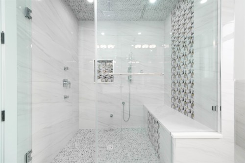 1100 Como Lake Avenue, Coquitlam, BC 