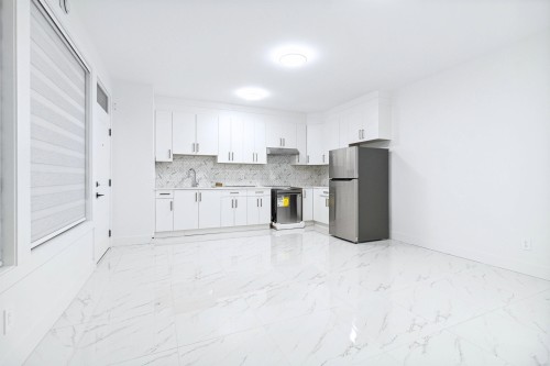 1100 Como Lake Avenue, Coquitlam, BC 