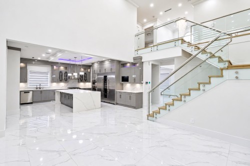 1100 Como Lake Avenue, Coquitlam, BC 