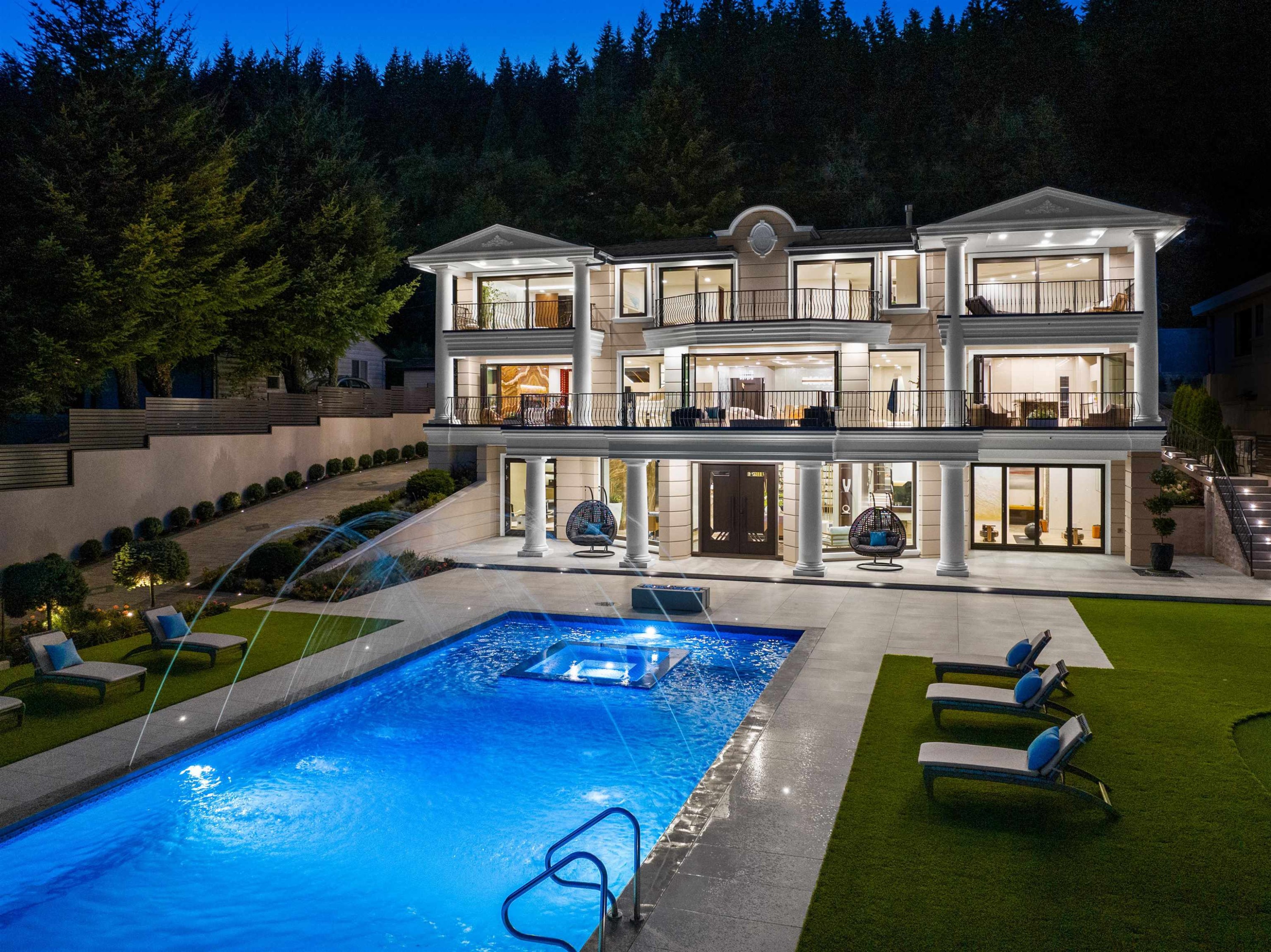 1123 Crestline Road, West Vancouver, BC