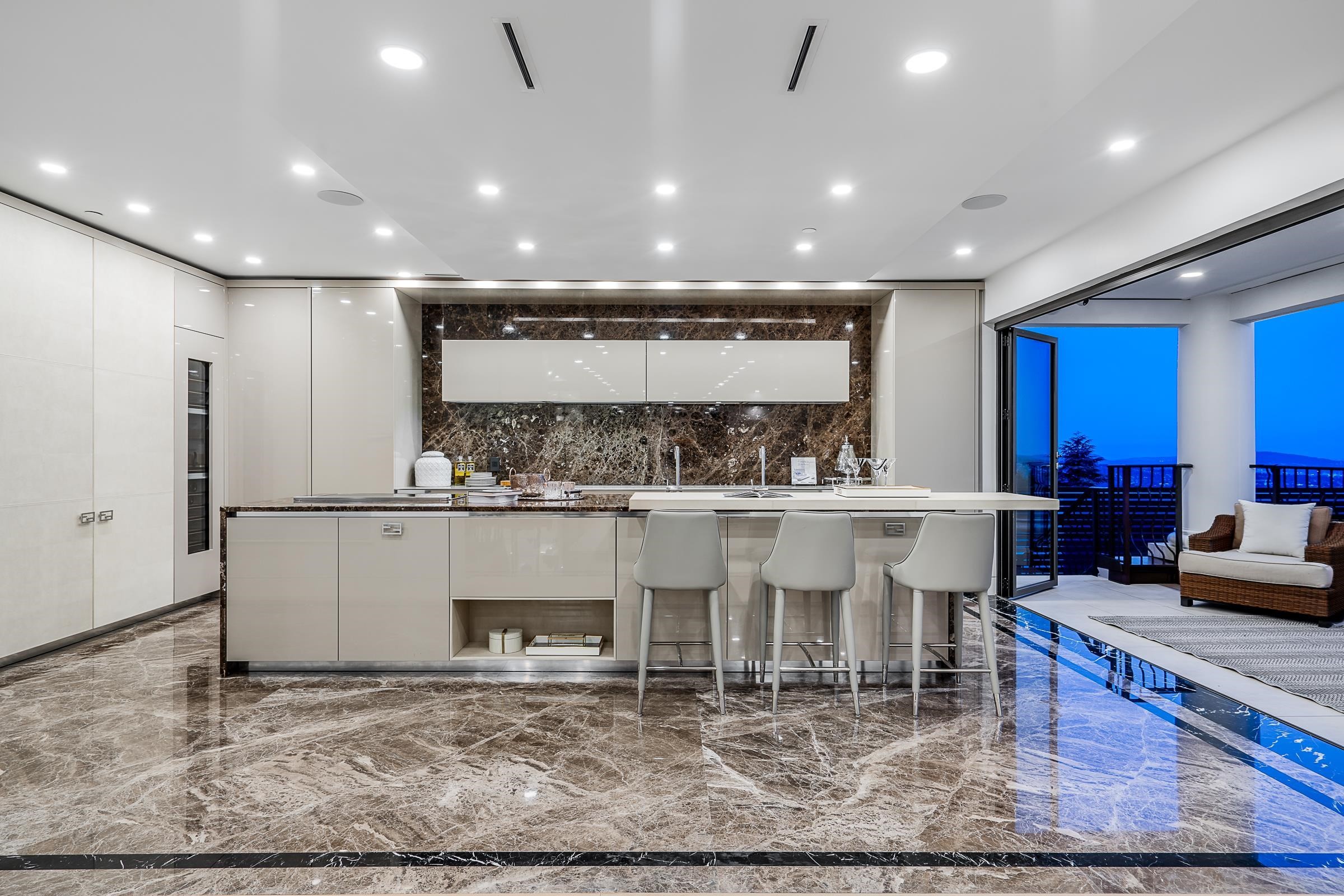 1123 Crestline Road, West Vancouver, BC